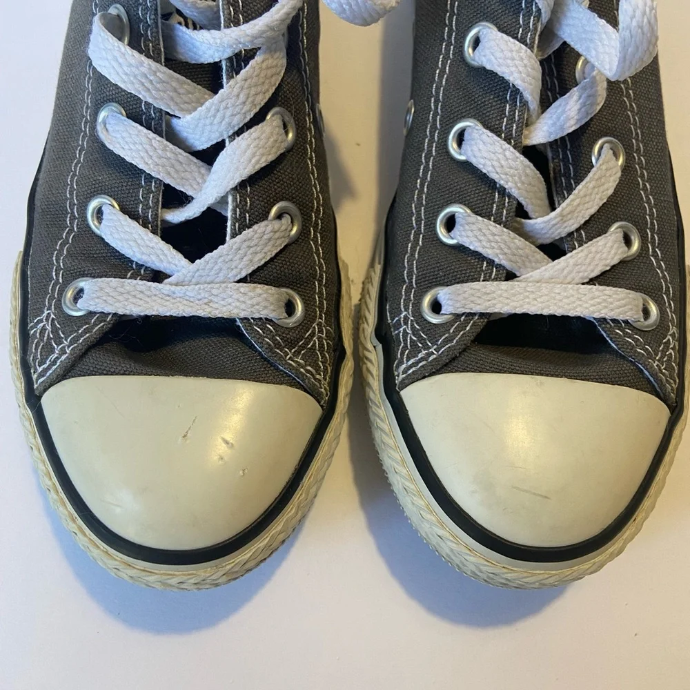 Converse Kids Low Top Gray Sneakers Size 1